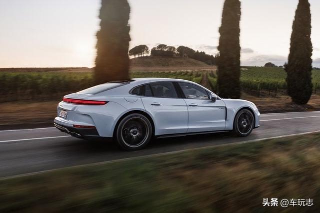 2025款保时捷Panamera Turbo S混动版时速突破200英里 -图4