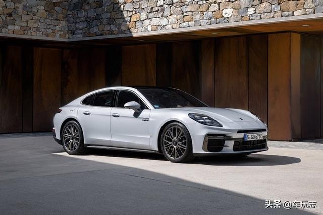 2025款保时捷Panamera Turbo S混动版时速突破200英里 -图7