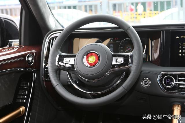 新车 | 售136.58万起，红旗LS7到店实拍，4.0T V8动力，选装双侧旗杆 -图9