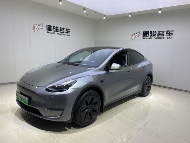 25万出头买 23款特斯拉Model Y 长续航四驱版，0.75万公里 