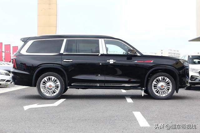 新车 | 4.0T V8大型SUV 红旗LS7原厂车顶箱曝光 整车售136.58万元起 -图4