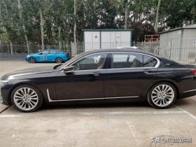 2021款宝马M760LI：6.6T+585马力高性能宝马车，裸车价格超240万 -图5