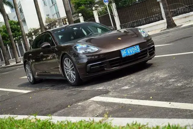 试驾保时捷Panamera Executive，面子里子俱全 