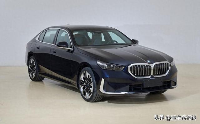 新车 | 售50.59万元，国产宝马5系530Li xDrive四驱版上市 -图5