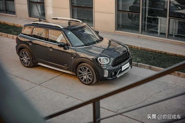 SUV中的MINI，MINI中的SUV -图2