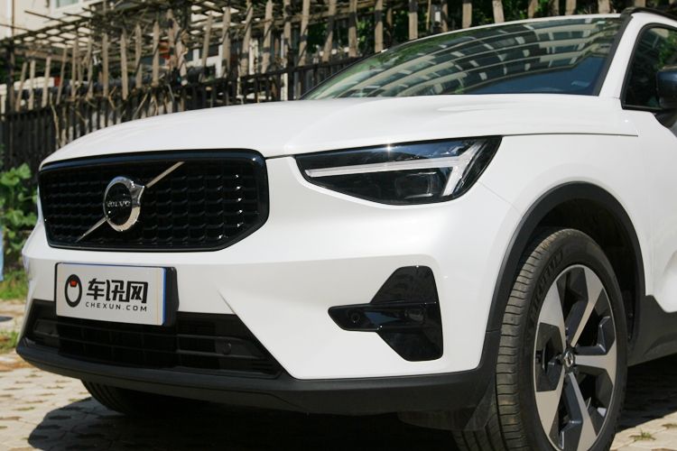 保时捷也玩SUV？这“最新款”可真让我大开眼界！-图2