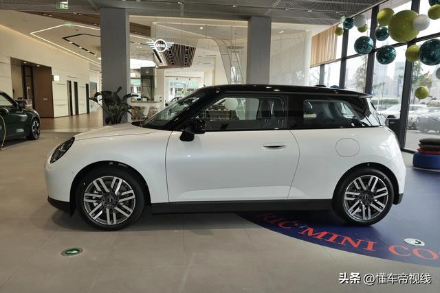 新车 | 售20.98万元/续航456公里，电动MINI COOPER E经典派到店 -图4